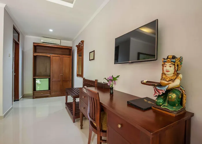 Shanti Front Hotel