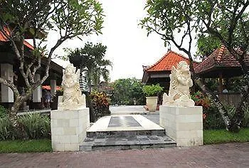 Shanti Front Hotel