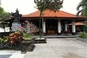 Shanti Front Hotel