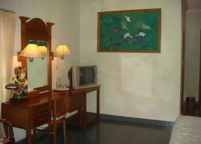 Shanti Front Hotel